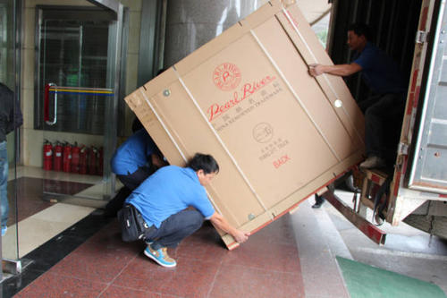 阜沙镇钢琴贵重工艺品无忧运